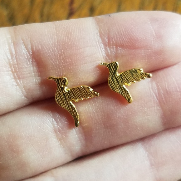 NWOT Gold Hummingbird Studs - Picture 3 of 7